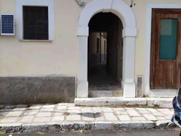 Casa quadrilocale in vendita in Via Guglielmo Marconi, Trecchina