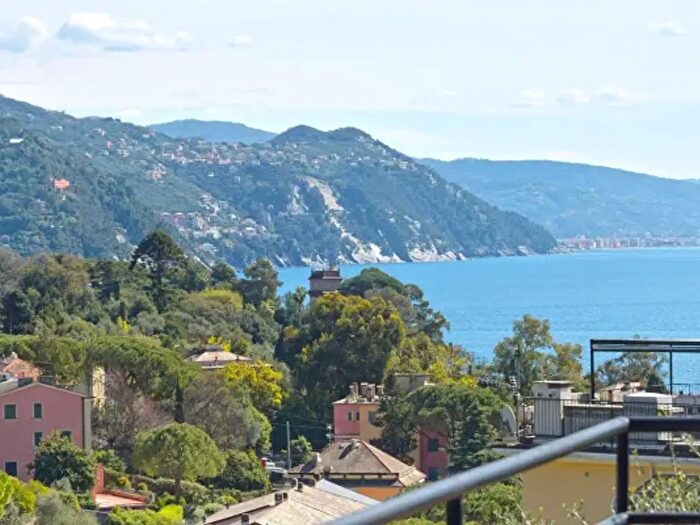 Appartamento trilocale in vendita in Via Montemezzana a, Rapallo