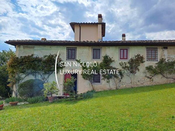 Casa con 6 locali in vendita in Rignano SullArno
