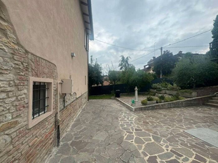 Casa trilocale in affitto in Centro, Maranello