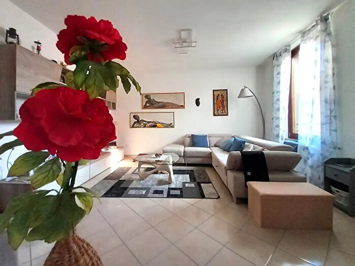 Appartamento con 8 locali in vendita in Cecina