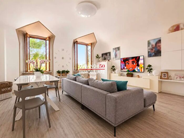 Appartamento quadrilocale in vendita in Viale Azari, Verbania