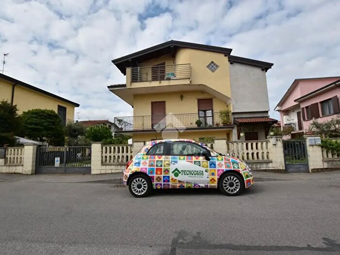 Appartamento trilocale in vendita in Via Giovanni XXIII, Settala