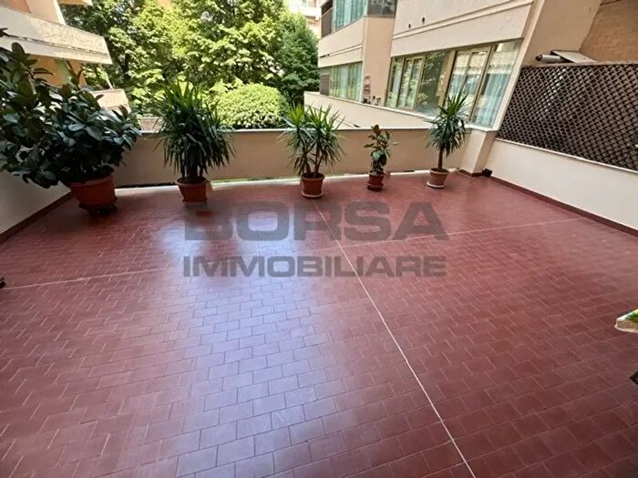 Appartamento con 6 locali in vendita in Via Calzabigi, Livorno