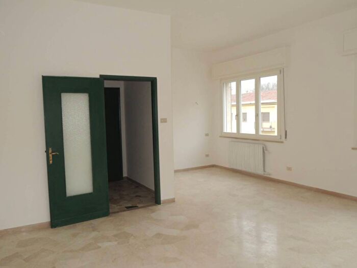 Appartamento con 5 locali in affitto in Viale dei Partigiani, Valletta Paiolo, Mantova