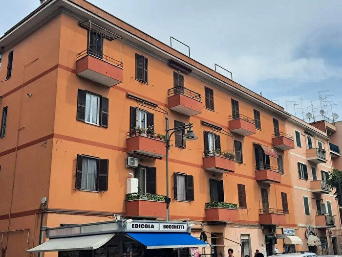 Appartamento trilocale in vendita in Via San Francesco dAssisi, Ciampino