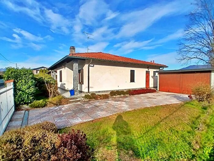 Casa con 5 locali in vendita in Via del Zerto, Ispra