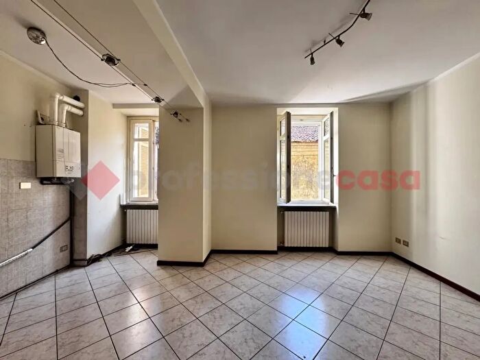 Appartamento trilocale in affitto in Vicolo Renò, Arona