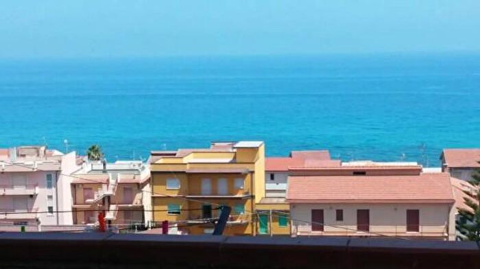 Casa quadrilocale in vendita in Via Zelante Traversa, Brancaleone