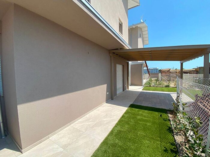 Appartamento trilocale in affitto in Viale Amerigo Vespucci, Lido di Savio Lido di Classe, Ravenna