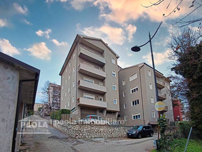 Appartamento con 5 locali in affitto in Via Teramo, Duomo Fontana Luminosa, LAquila