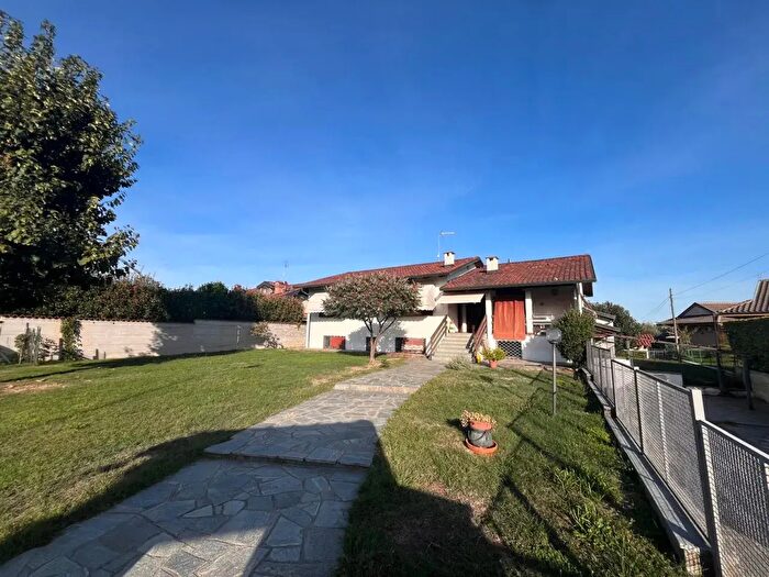 Case in Vendita e in Affitto - 2