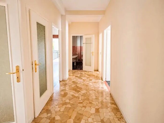 Appartamento quadrilocale in vendita in Via Carlo Nogaro, Asti