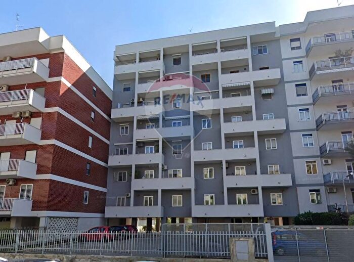 Appartamento con 5 locali in vendita in Via Michele Troisi, Bari