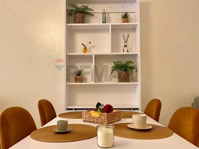 Appartamento quadrilocale in vendita in Via Sebastiano Ziani, Roma