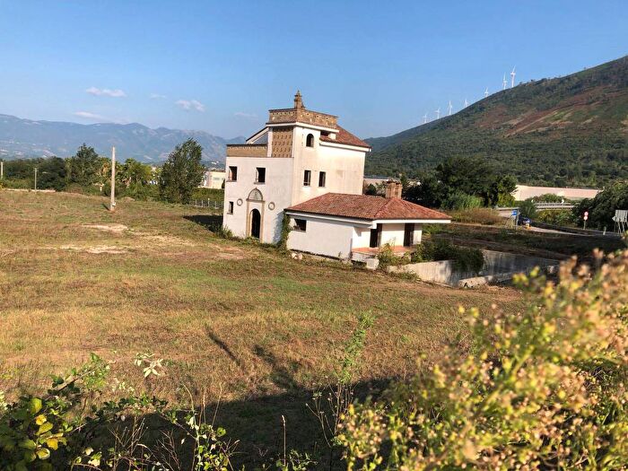 Casa con 6 locali in affitto in Strada Provinciale CasertaPonti della Valle, San Clemente, Caserta