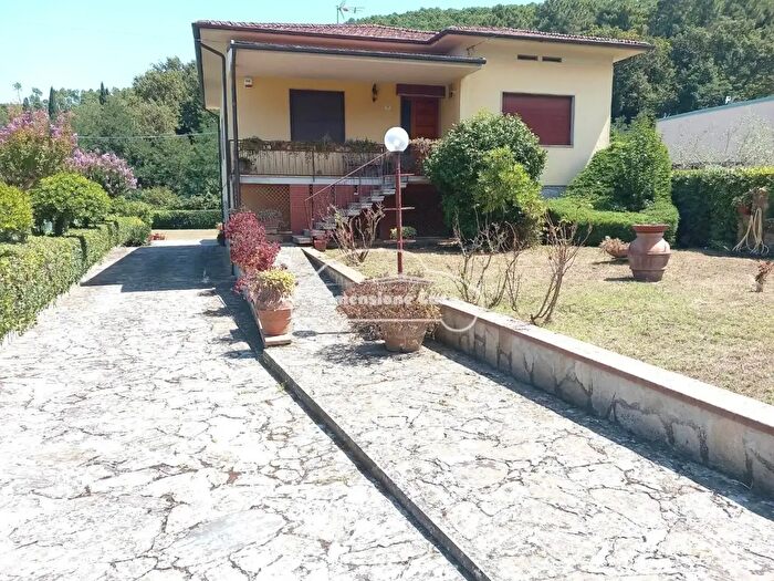 Casa con 11 locali in vendita in a della Chiesa, Capannori