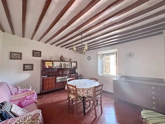 Casa con 5 locali in vendita in Gavorrano
