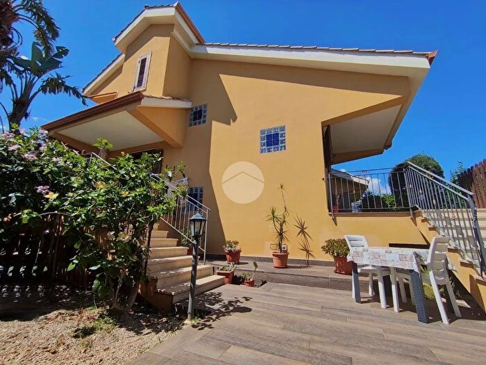 Casa quadrilocale in vendita in Via Piretro, Carini