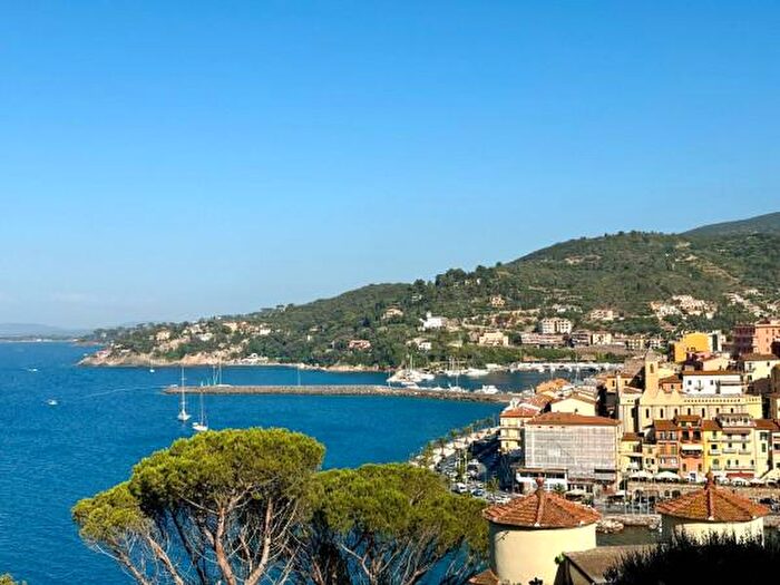 Appartamento quadrilocale in vendita in Via Aia del Dottore, Monte Argentario