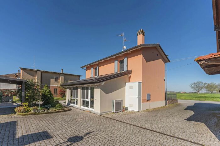 Casa con 5 locali in vendita in Via Scorsuro, Poggio Renatico