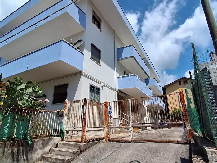 Appartamento quadrilocale in vendita in Via Enzo Ricciardi, San Mango Piemonte