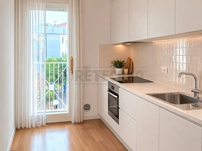 Appartamento con 5 locali in vendita in Via G E di Velo, Vicenza