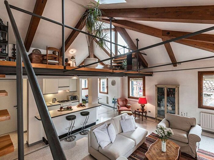 Appartamento trilocale in affitto in Castello, San Marco, Venezia