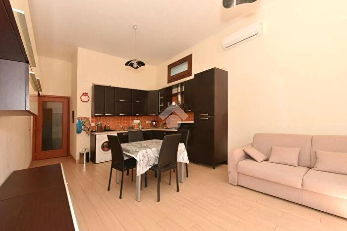 Appartamento trilocale in vendita in Via Cavour, Cagliari