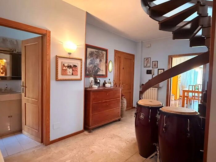 Appartamento con 5 locali in vendita in Perugia
