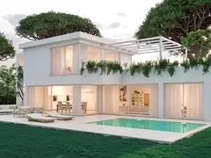 Casa con 7 locali in vendita in Pietrasanta
