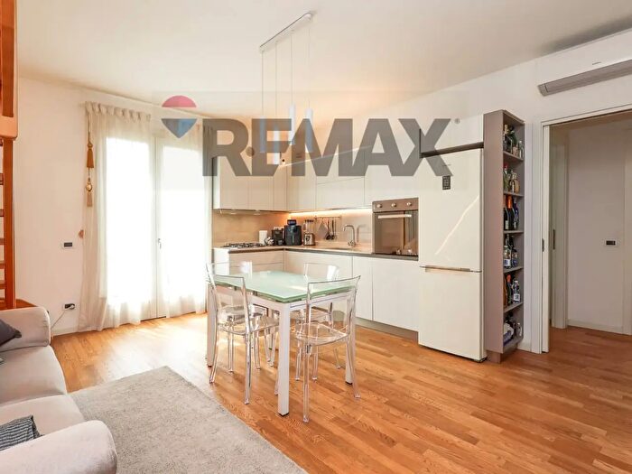 Appartamento trilocale in vendita in Via San Pio X, Abano Terme