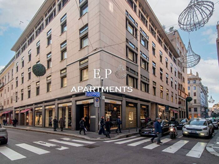 Appartamento con 5 locali in affitto in San Babila, Milano