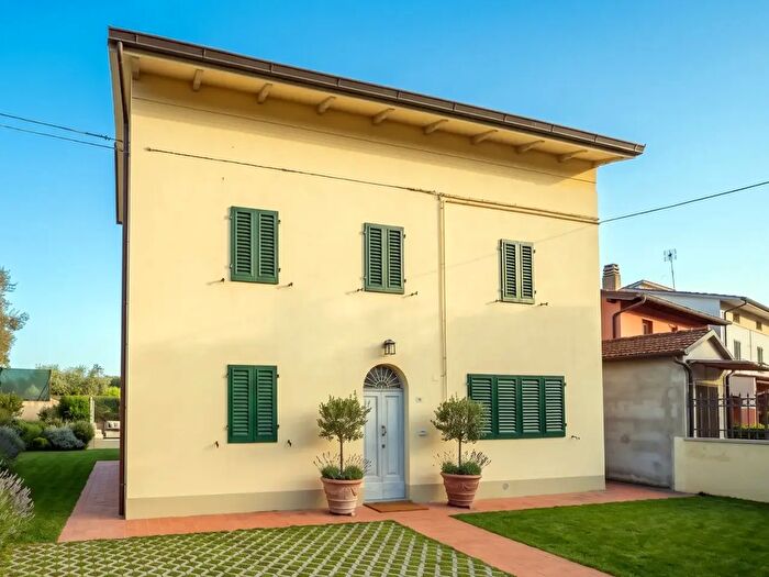 Casa trilocale in vendita in Via Giuseppe Giusti, Lamporecchio