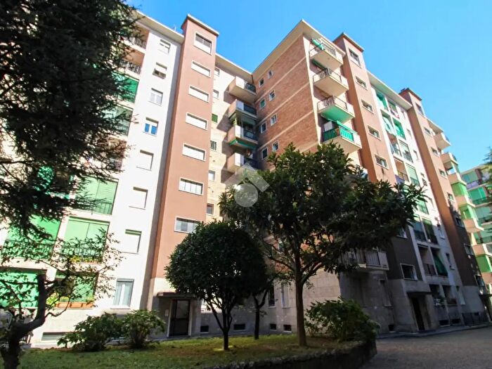 Appartamento bilocale in vendita in Viale Rapisardi, Milano