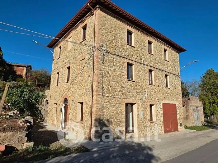 Casa con 10 locali in vendita in Marsciano