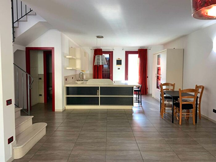 Casa trilocale in affitto in Longare