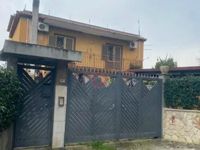 Appartamento trilocale in vendita in Via San Giovanni Apostolo, Frascati