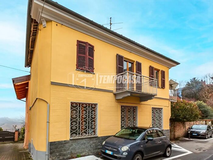 Appartamento con 5 locali in vendita in Via Maestra, Pavarolo