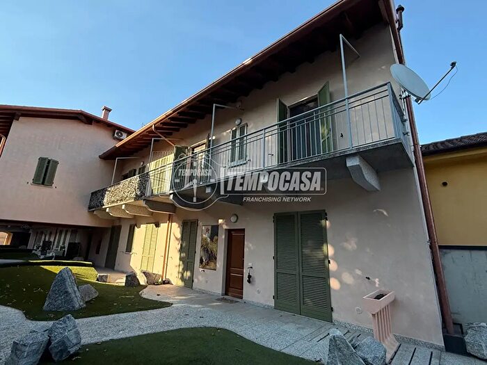 Appartamento trilocale in vendita in Via Emilia, Villa Cortese