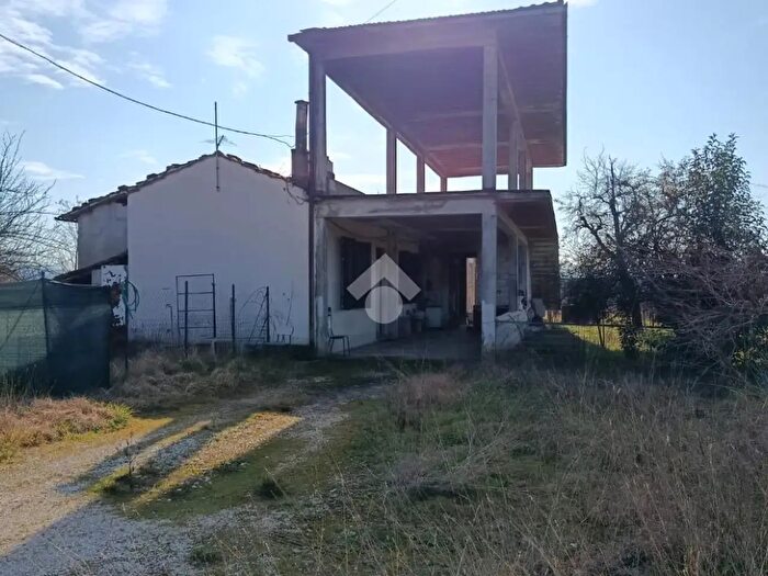 Casa bilocale in vendita in Via Mediana Arilette, Alatri