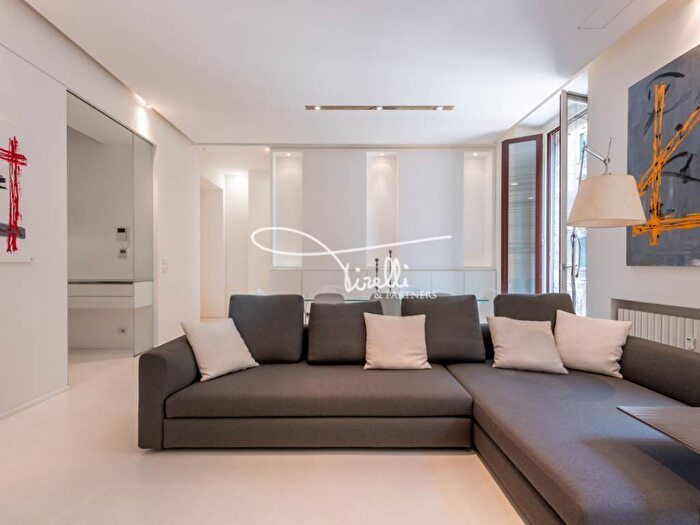 Appartamento trilocale in affitto in Via Giovanni Marradi, San Vittore, Milano