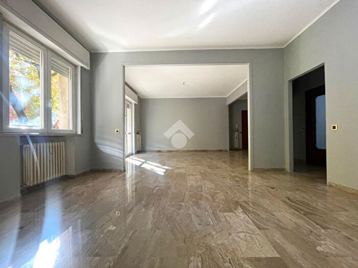 Appartamento quadrilocale in vendita in Via Marmolada, Cremona