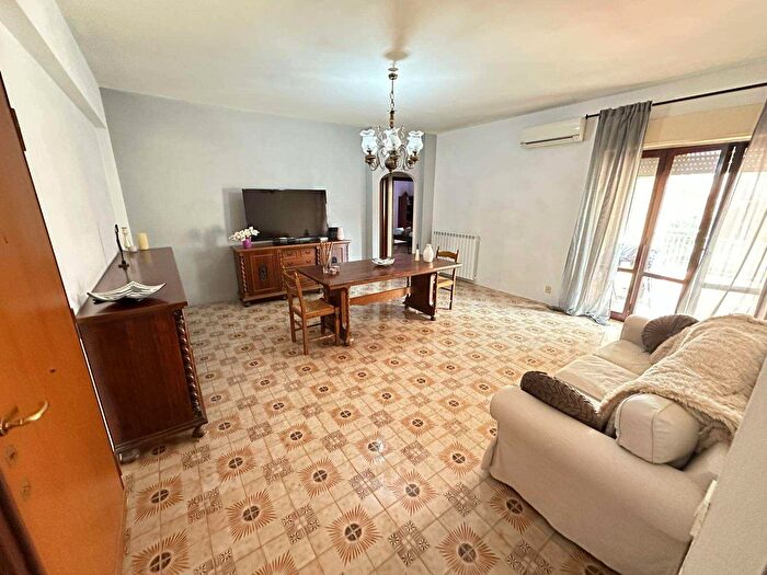 Appartamento con 6 locali in vendita in Colleferro