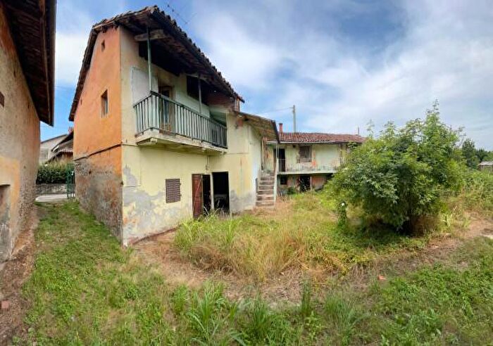 Casa con 6 locali in vendita in Via Aie Basse, Busca