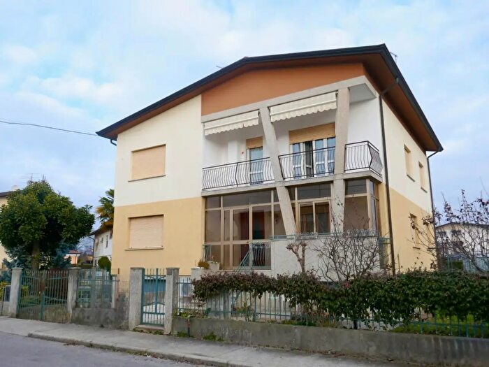 Appartamento con 6 locali in vendita in Spilimbergo