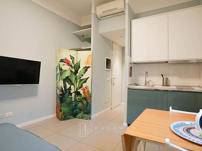 Appartamento monolocale in affitto in Via San Martino, Quadronno Crocetta, Milano