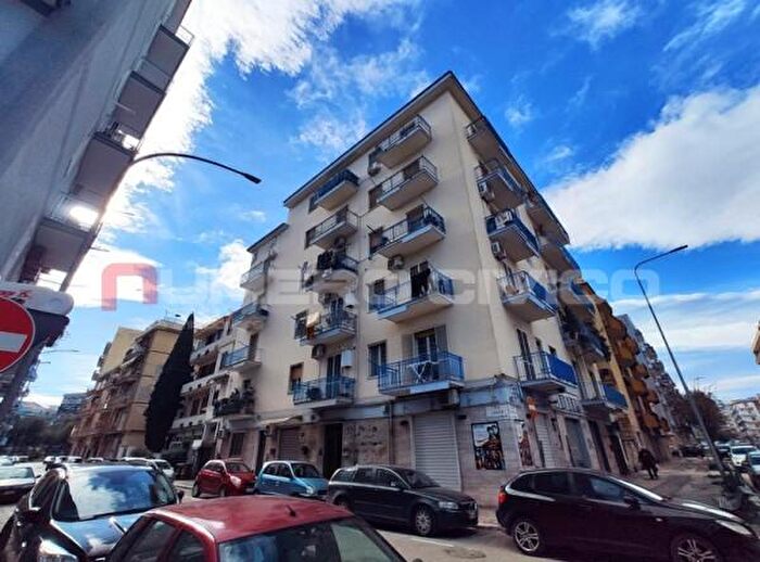 Appartamento trilocale in vendita in Via Angelo Fraccacreta, Foggia