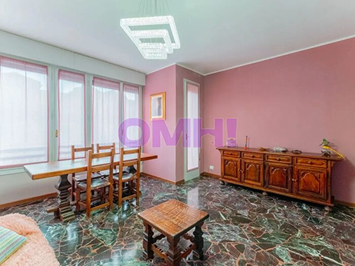 Appartamento quadrilocale in vendita in Via Labiena, Laveno Mombello