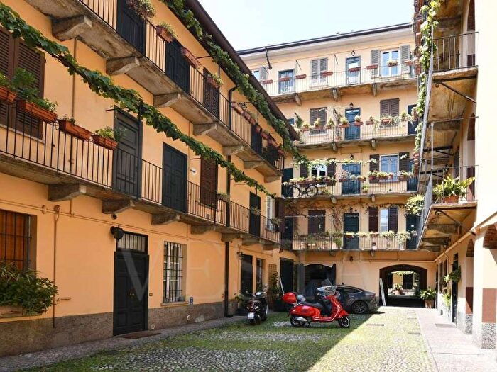 Appartamento bilocale in affitto in alzaia Naviglio Grande, Navigli Darsena, Milano